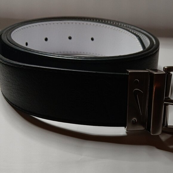 NIKE MENS REVERSIBLE GOLF BELT -BLACK /WHITE - SIZE 42 - Picture 3 of 3